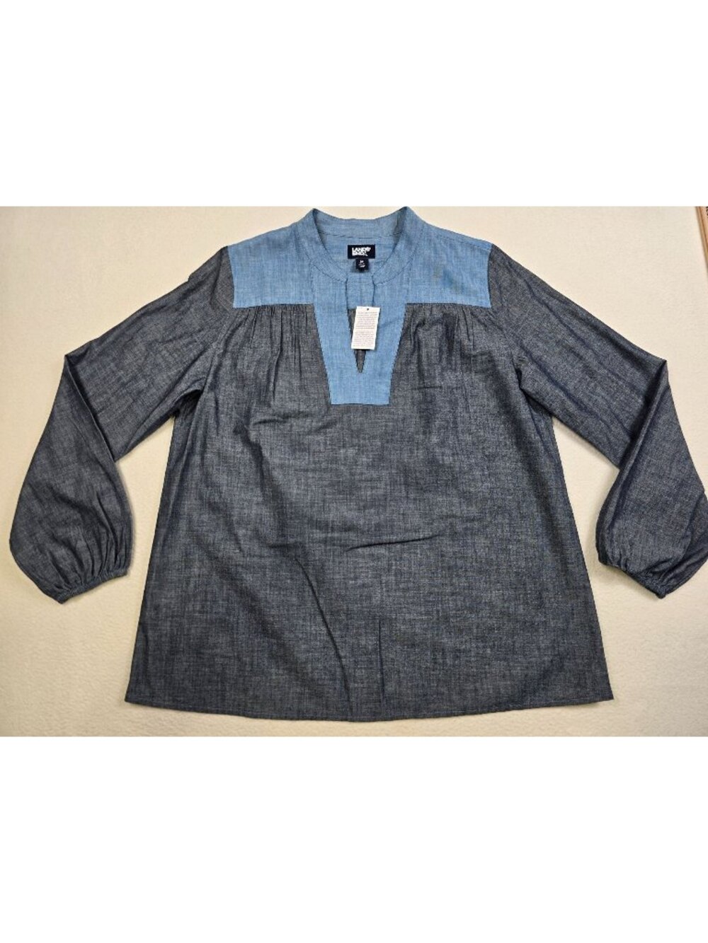 NWT Lands End Womens Chambray Top M 10-12 Cotton Long Sleeve V Neck
